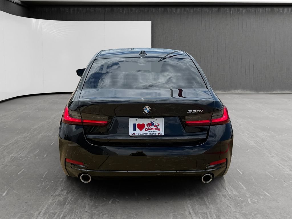 Used 2023 BMW 330i Sedan w/ Convenience Package RWD image 4