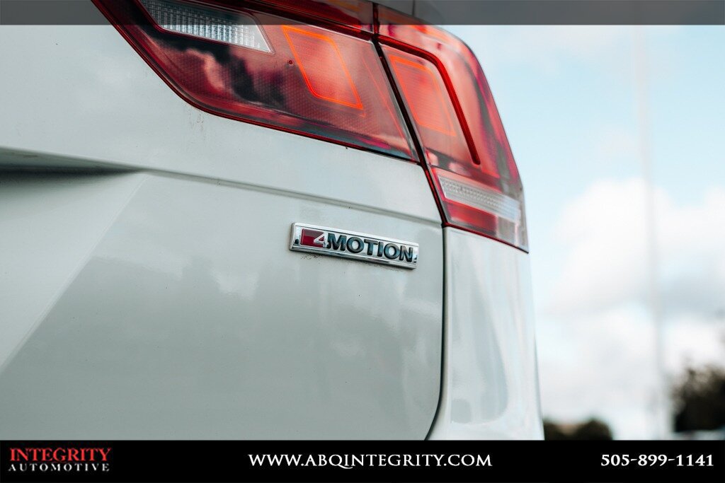 Used 2020 Volkswagen Tiguan SE R-Line AWD/4WD image 16