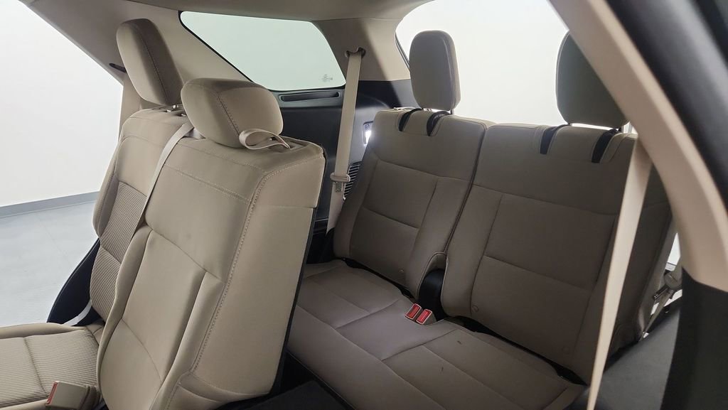 Certified 2023 Ford Explorer XLT image 29