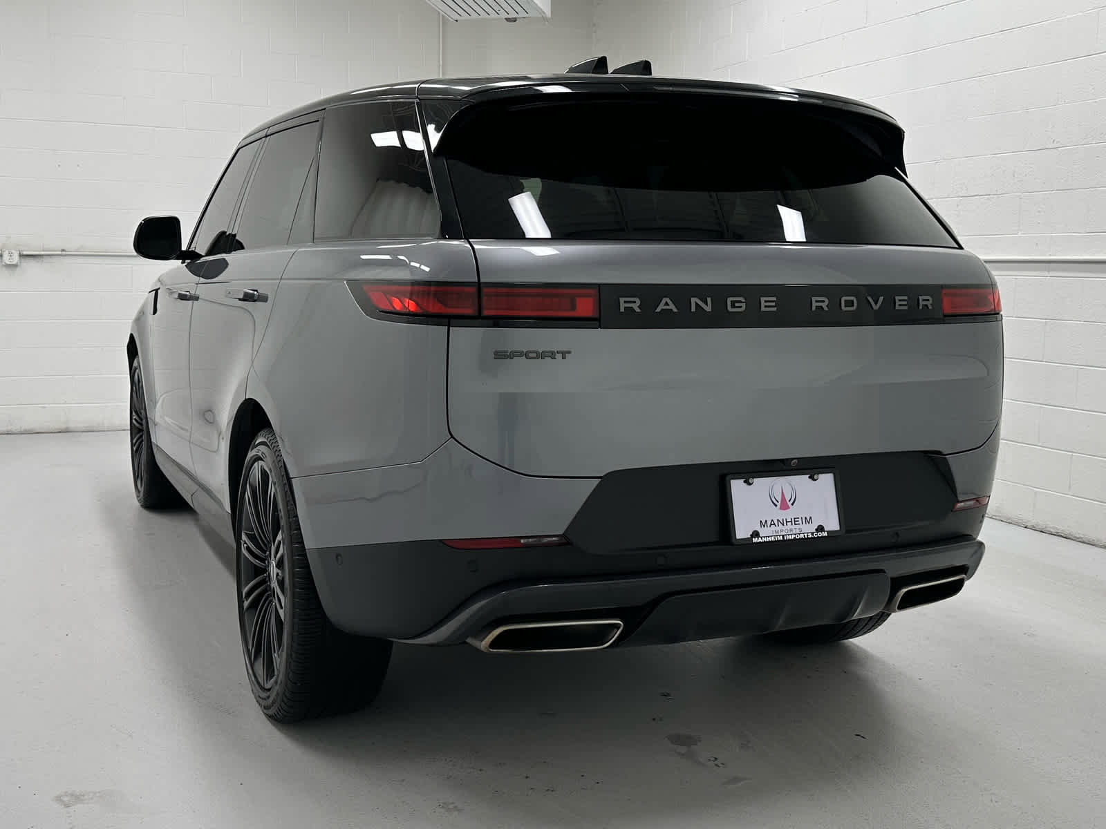 Used 2024 Land Rover Range Rover Sport SE image 8