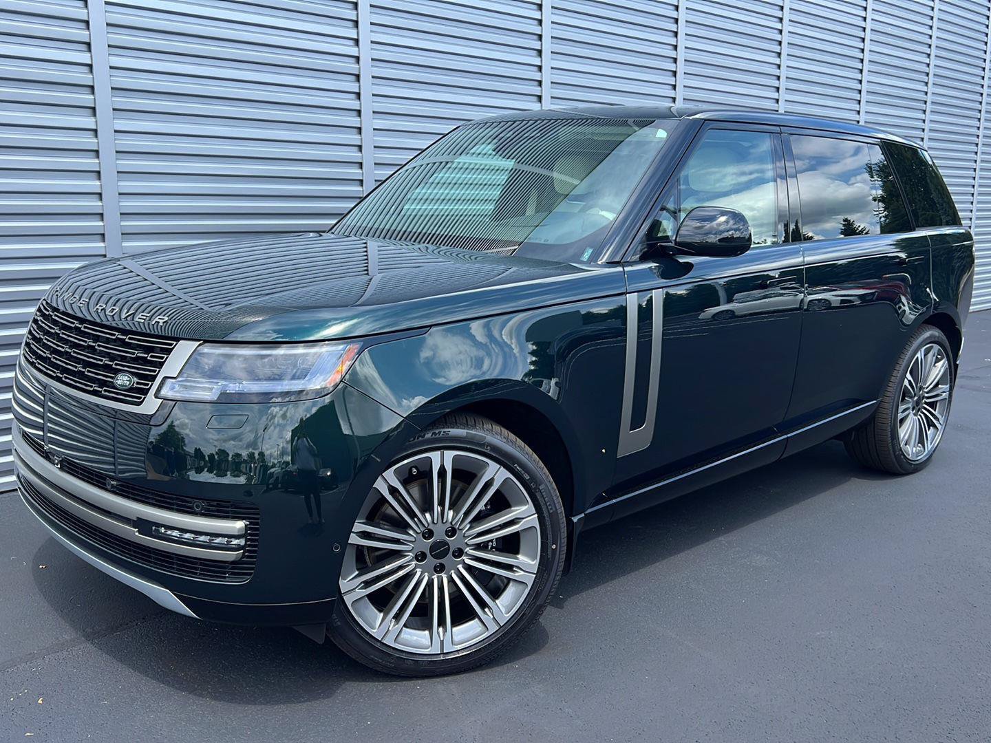 New 2026 Land Rover Range Rover Long Wheelbase SE