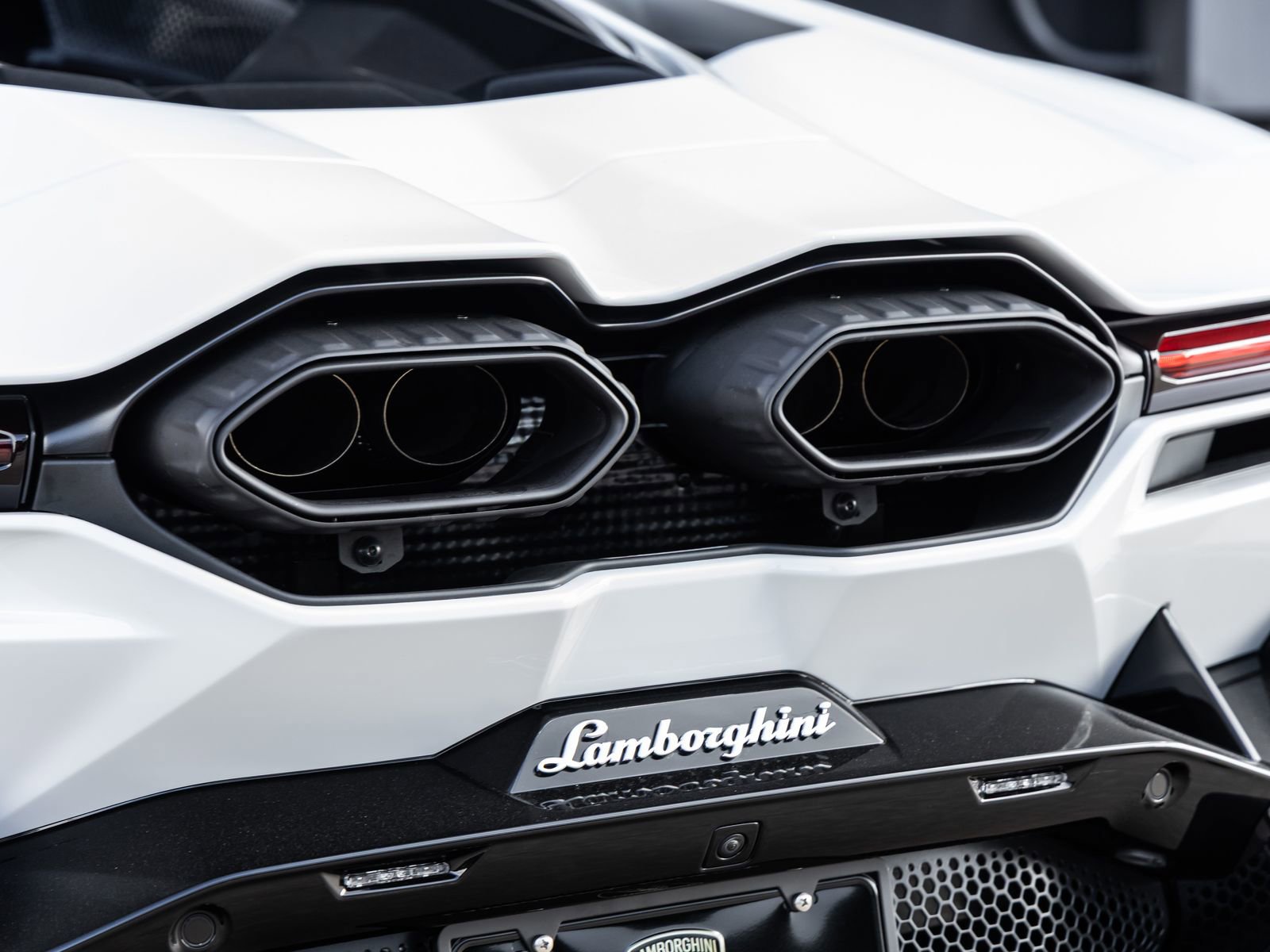 Used 2024 Lamborghini Revuelto AWD/4WD image 14