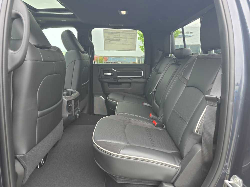 New 2026 RAM 2500 Laramie AWD/4WD image 16