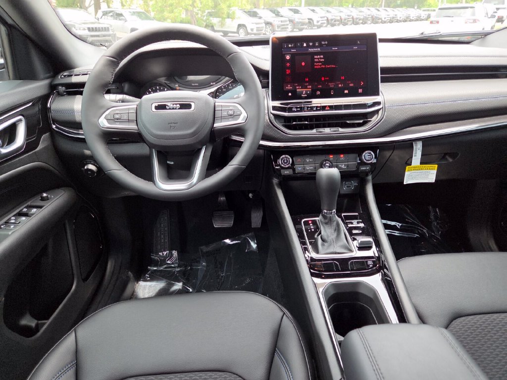 New 2026 Jeep Compass Latitude AWD/4WD image 25