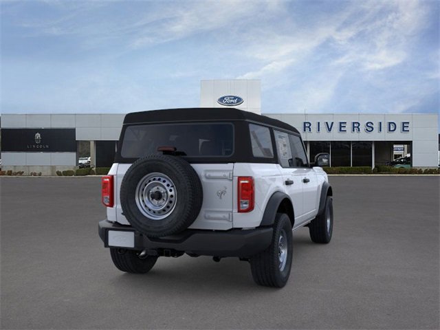 New 2025 Ford Bronco 4-Door image 8