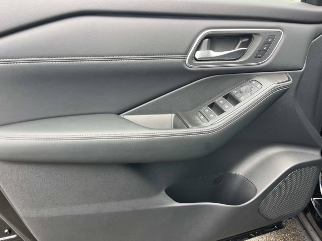 New 2026 Nissan Rogue Platinum w/ Platinum Premium Package AWD/4WD image 24