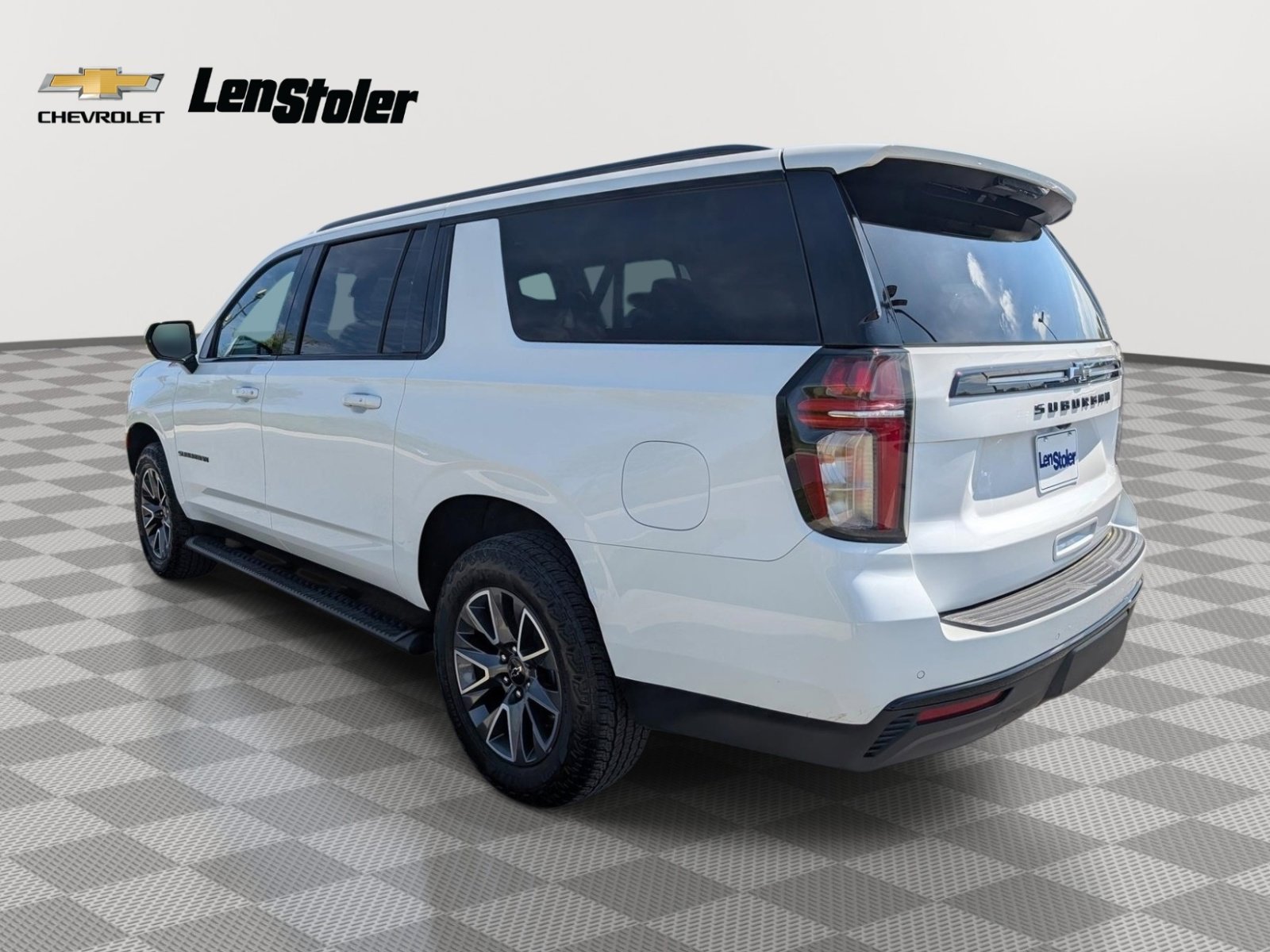 Used 2024 Chevrolet Suburban Z71 AWD/4WD image 3