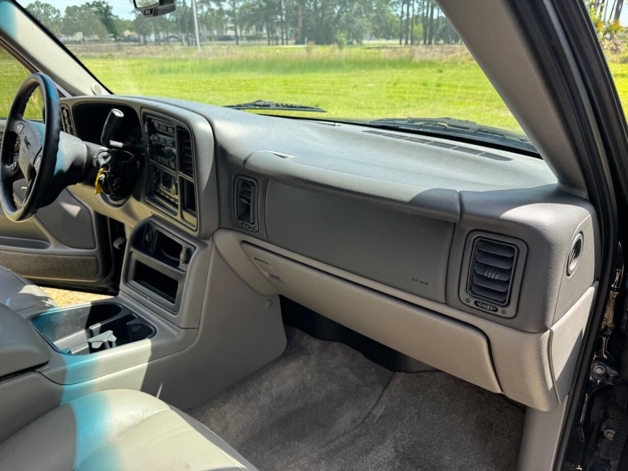 Used 2003 GMC Yukon SLT w/ 1SD Preferred Equipment Group image 3