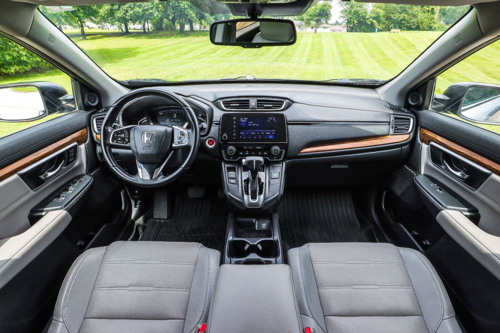 Used 2017 Honda CR-V Touring image 2