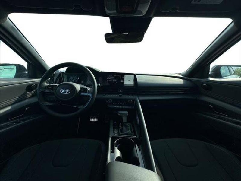 New 2025 Hyundai Elantra SEL image 20