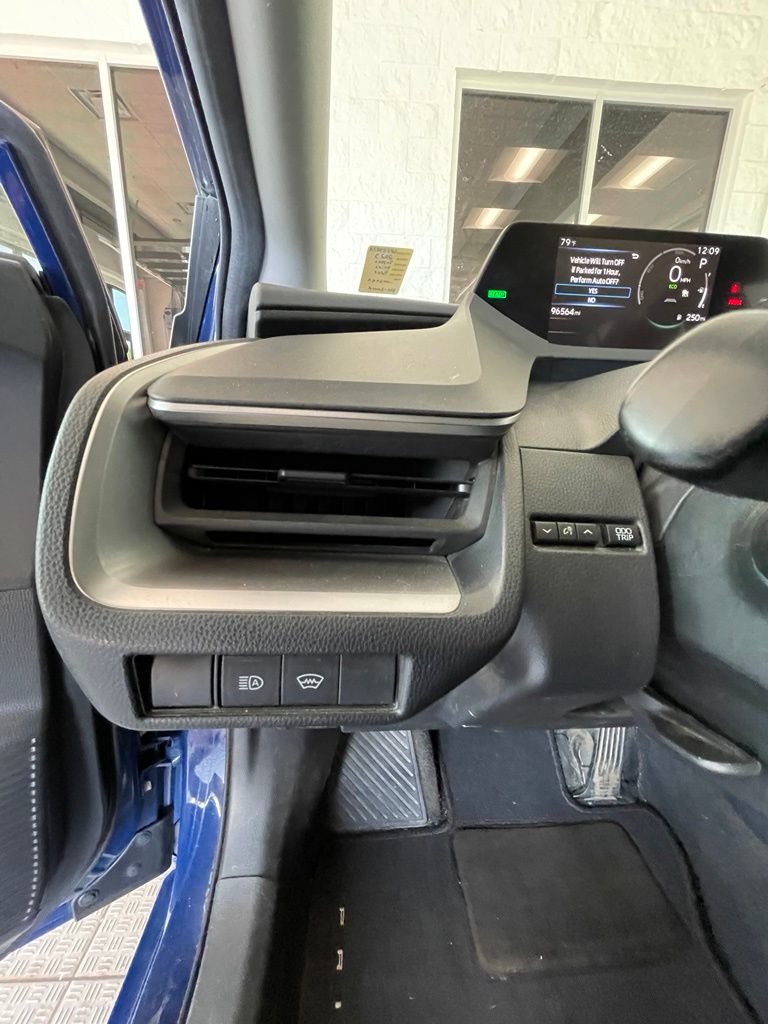 Used 2023 Toyota Prius LE FWD image 13