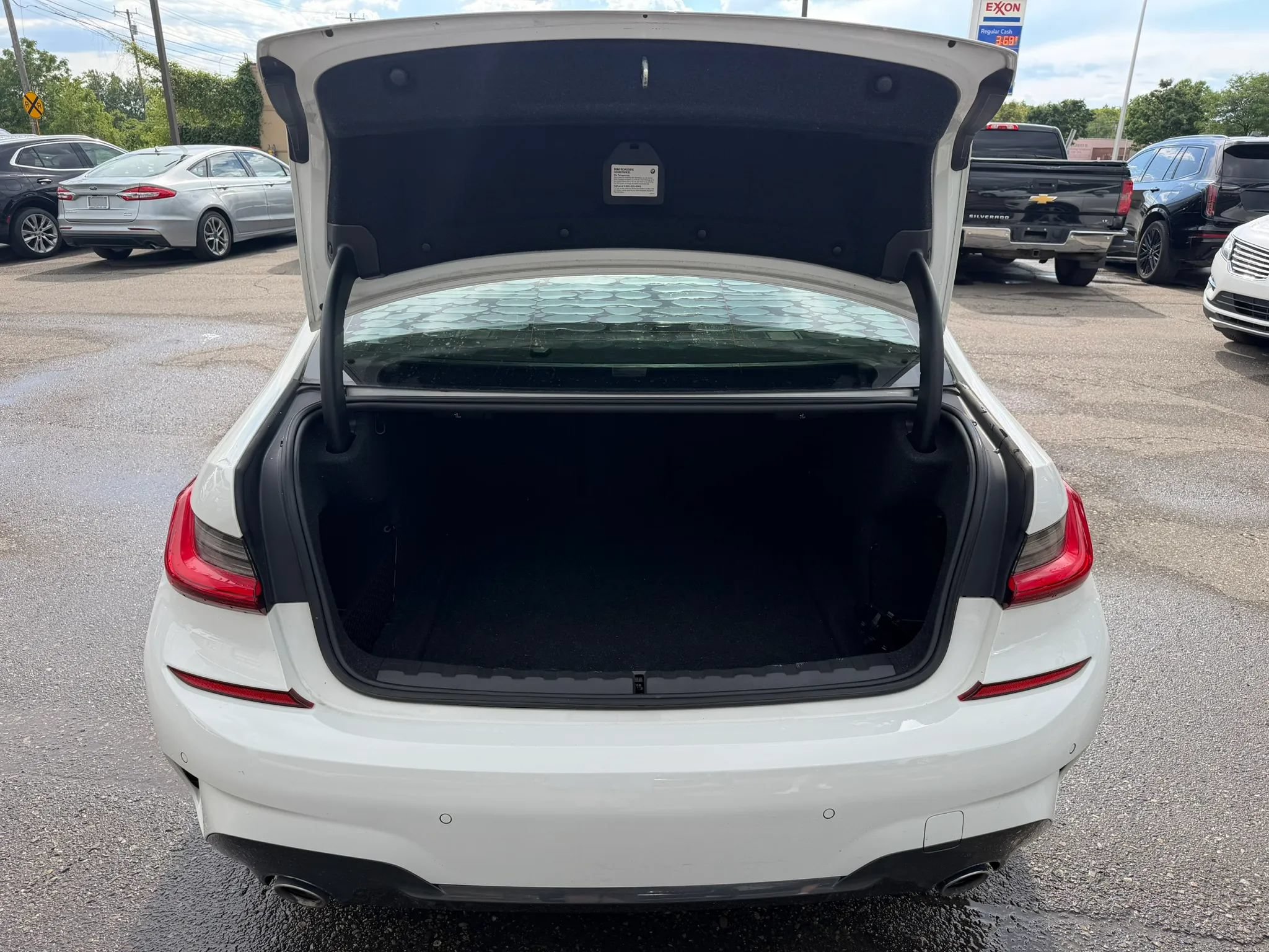 Used 2020 BMW 330i xDrive Sedan w/ M Sport Package AWD/4WD image 15