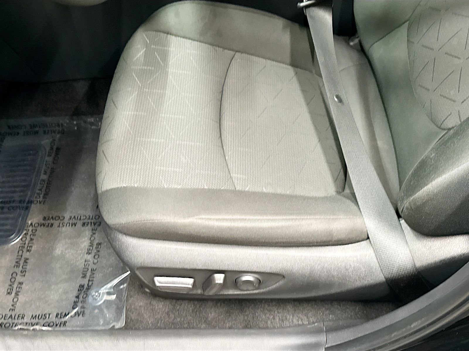 Used 2024 Toyota RAV4 XLE FWD image 21