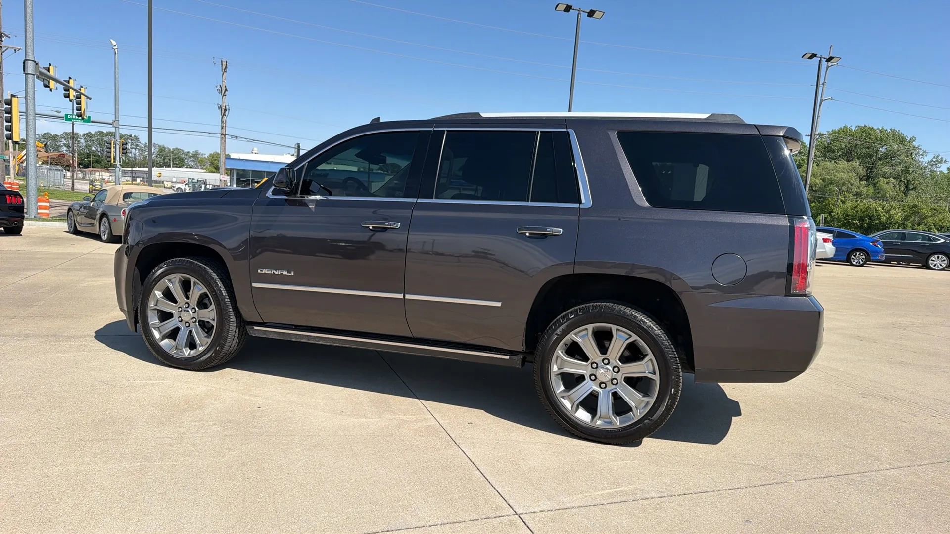 Used 2018 GMC Yukon Denali w/ Denali Ultimate Package AWD/4WD image 11