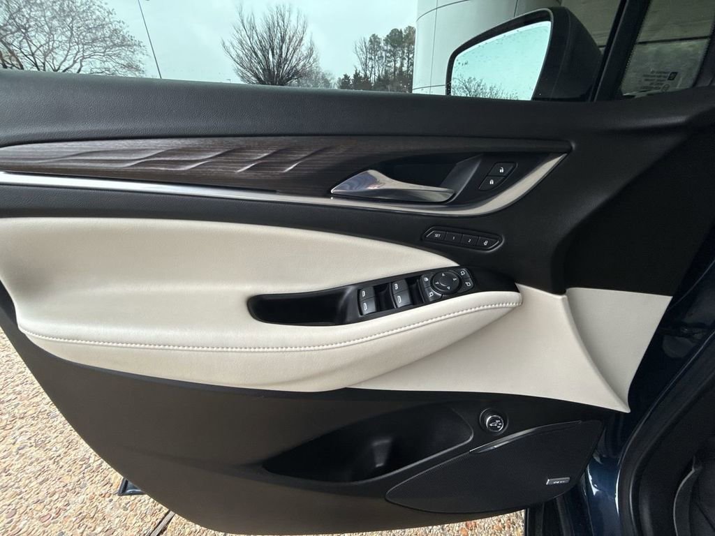 Certified 2024 Buick Enclave Avenir w/ Avenir Technology Package image 22