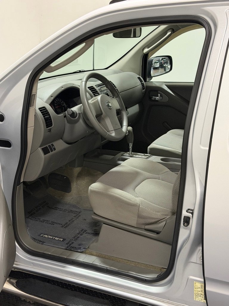 Used 2011 Nissan Frontier S RWD image 5