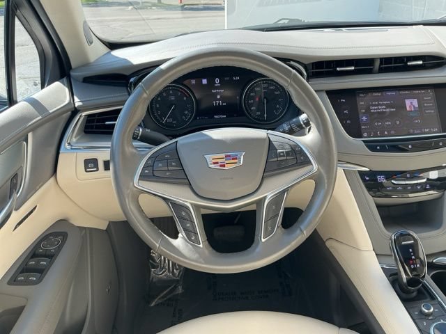 Used 2020 Cadillac XT5 Premium Luxury AWD/4WD image 19