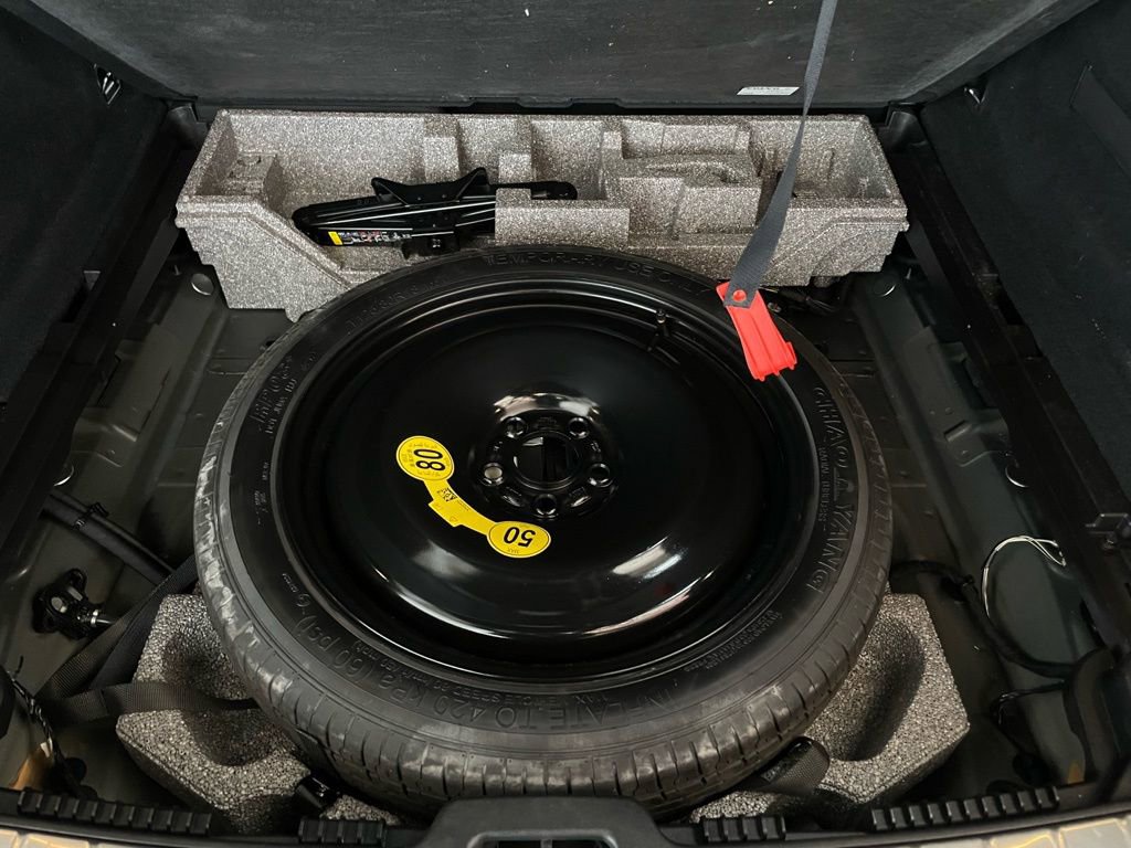 Used 2018 Volvo XC60 T6 R-Design w/ Convenience Package image 27