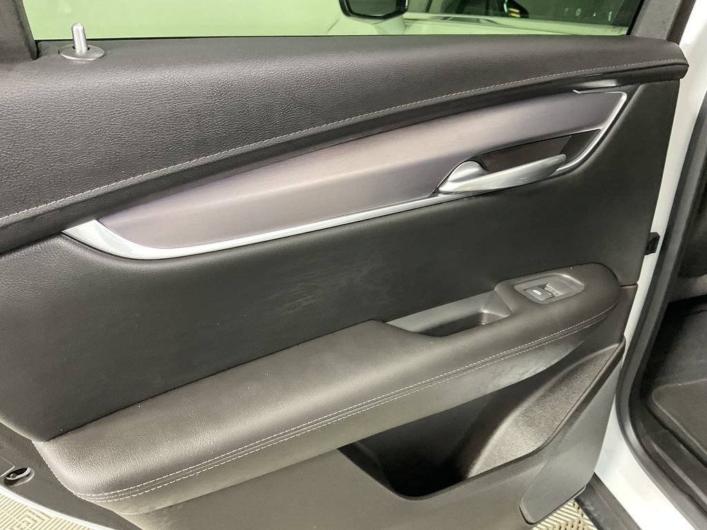 Used 2022 Cadillac XT5 Luxury AWD/4WD image 18