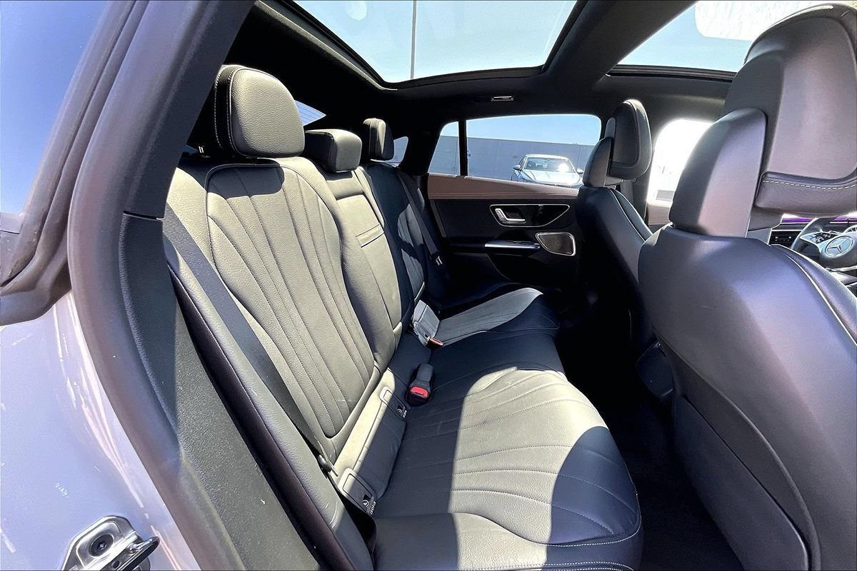 Used 2023 Mercedes-Benz EQE 500 4MATIC Sedan image 8
