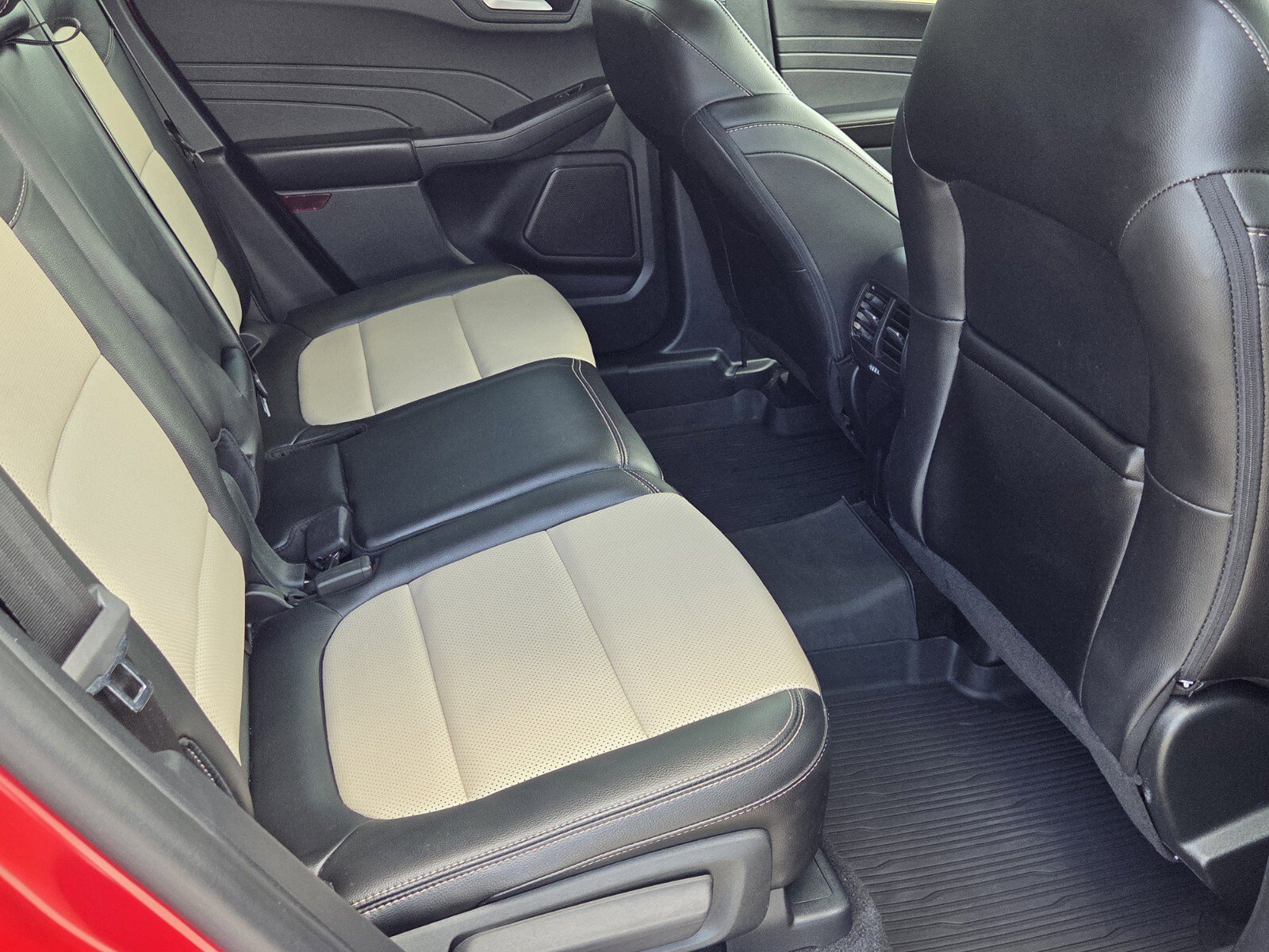 Used 2022 Ford Escape Titanium w/ Titanium Elite Package image 10