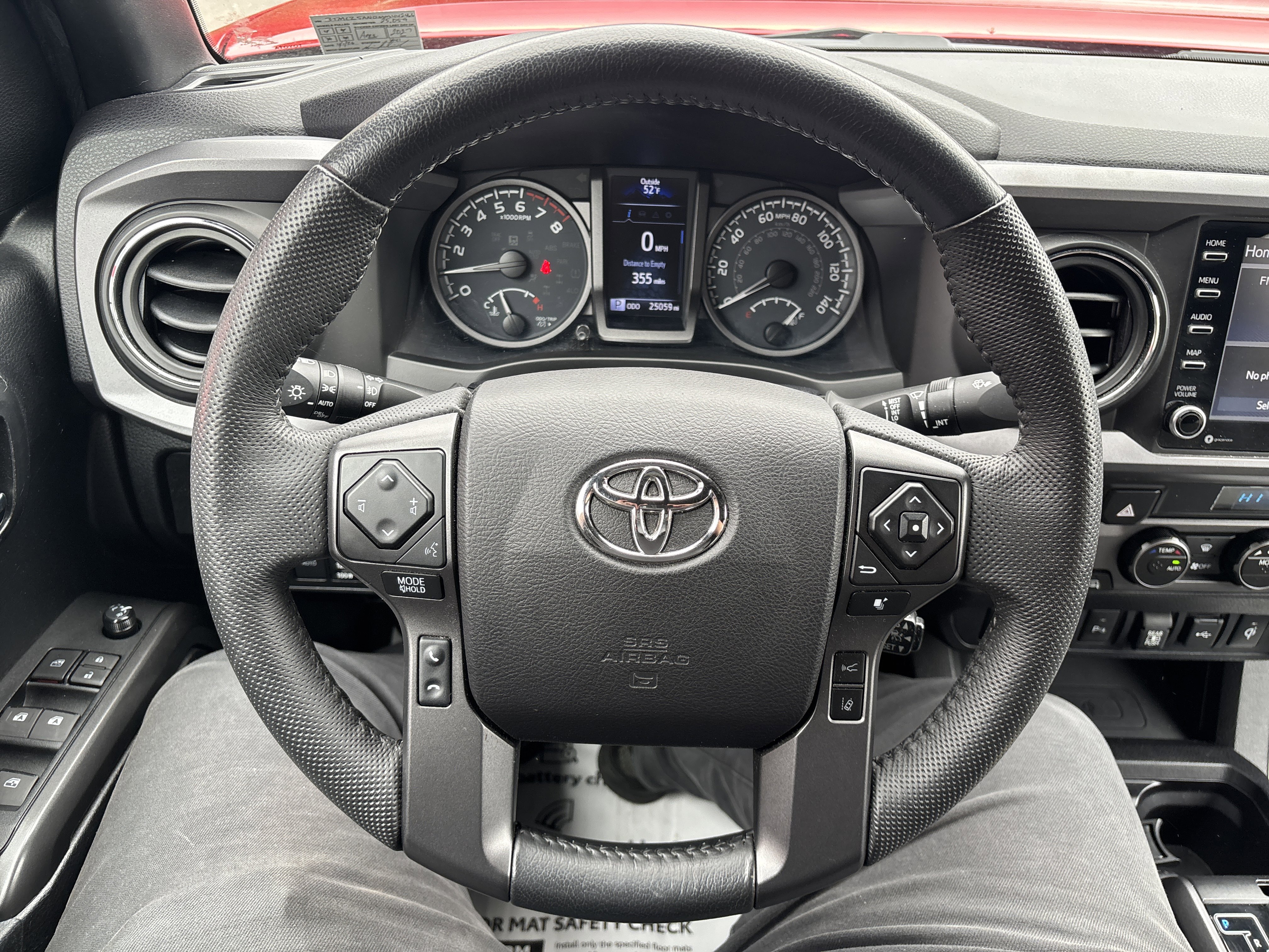 Used 2021 Toyota Tacoma TRD Sport w/ Technology Package image 17