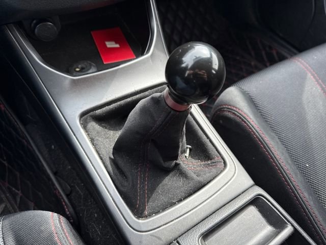 Used 2014 Subaru Impreza WRX Hatchback image 27