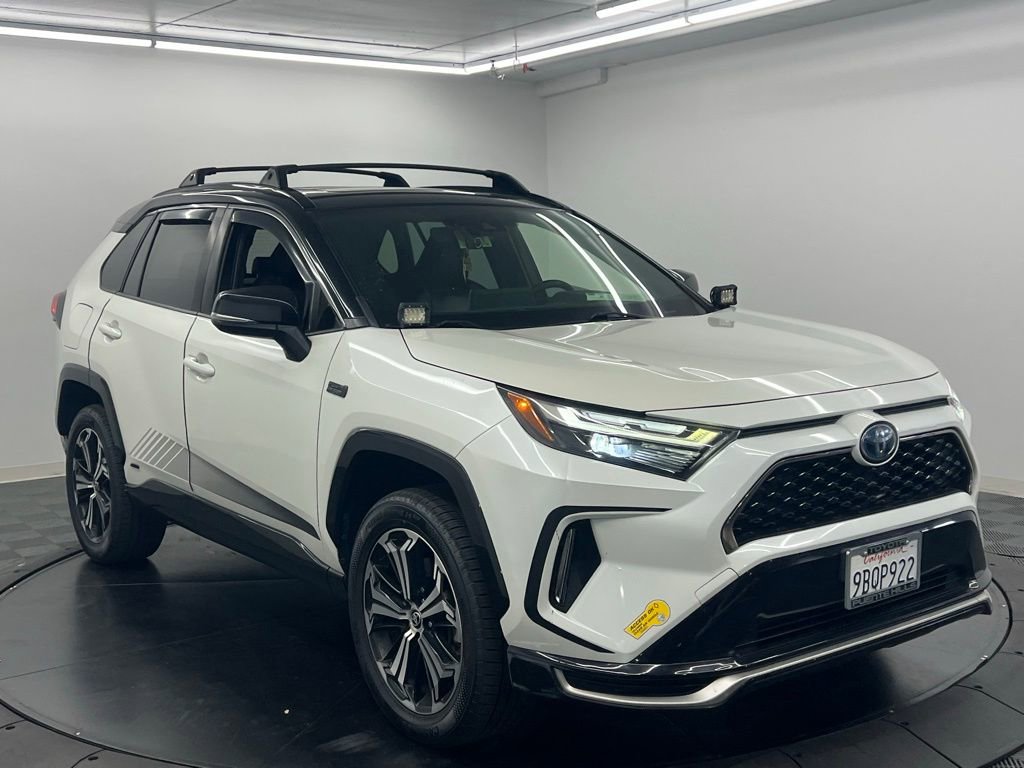 Certified 2022 Toyota RAV4 XSE w/ Weather Package AWD/4WD video 3