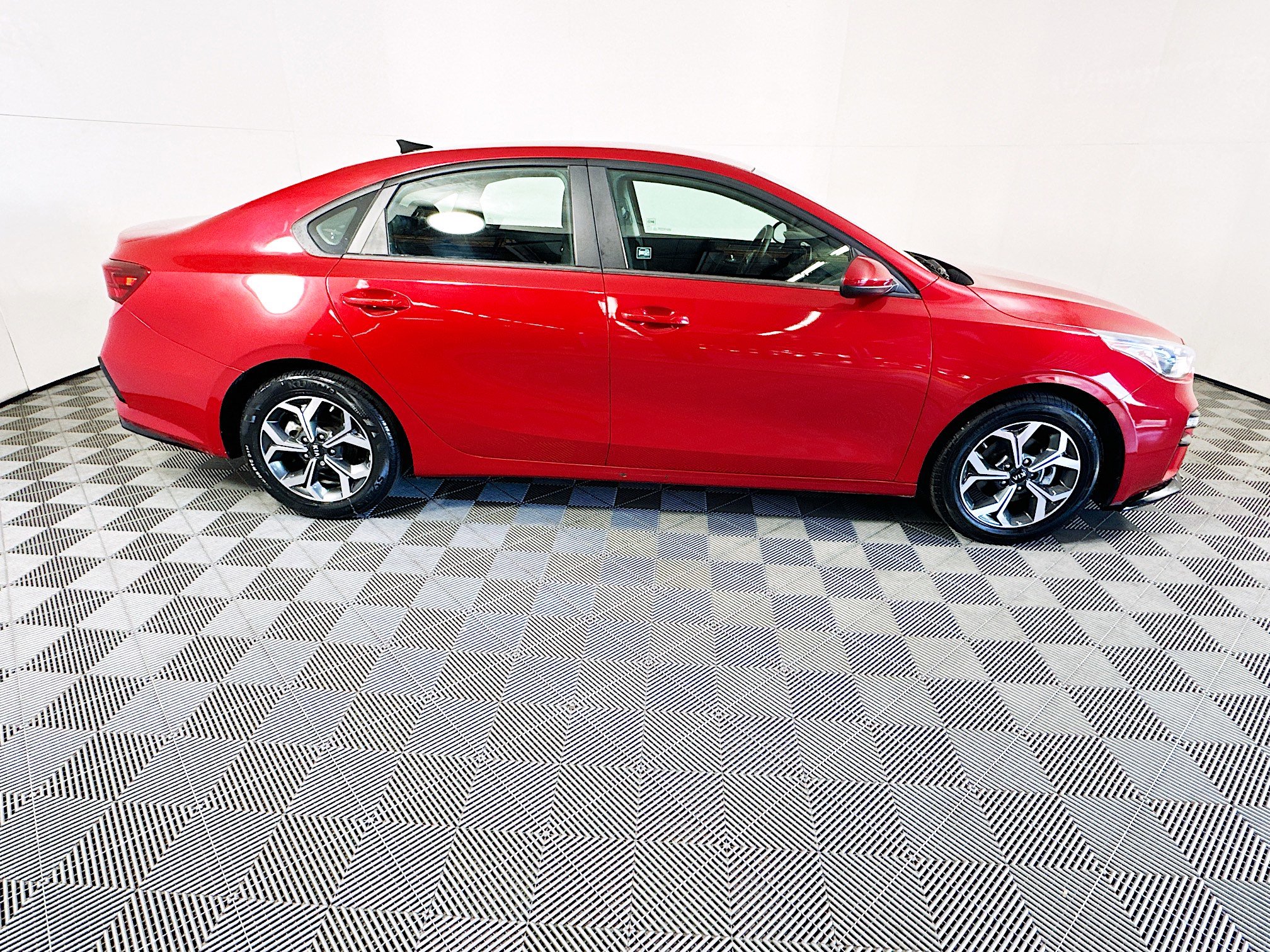 Used 2021 Kia Forte LXS FWD image 2