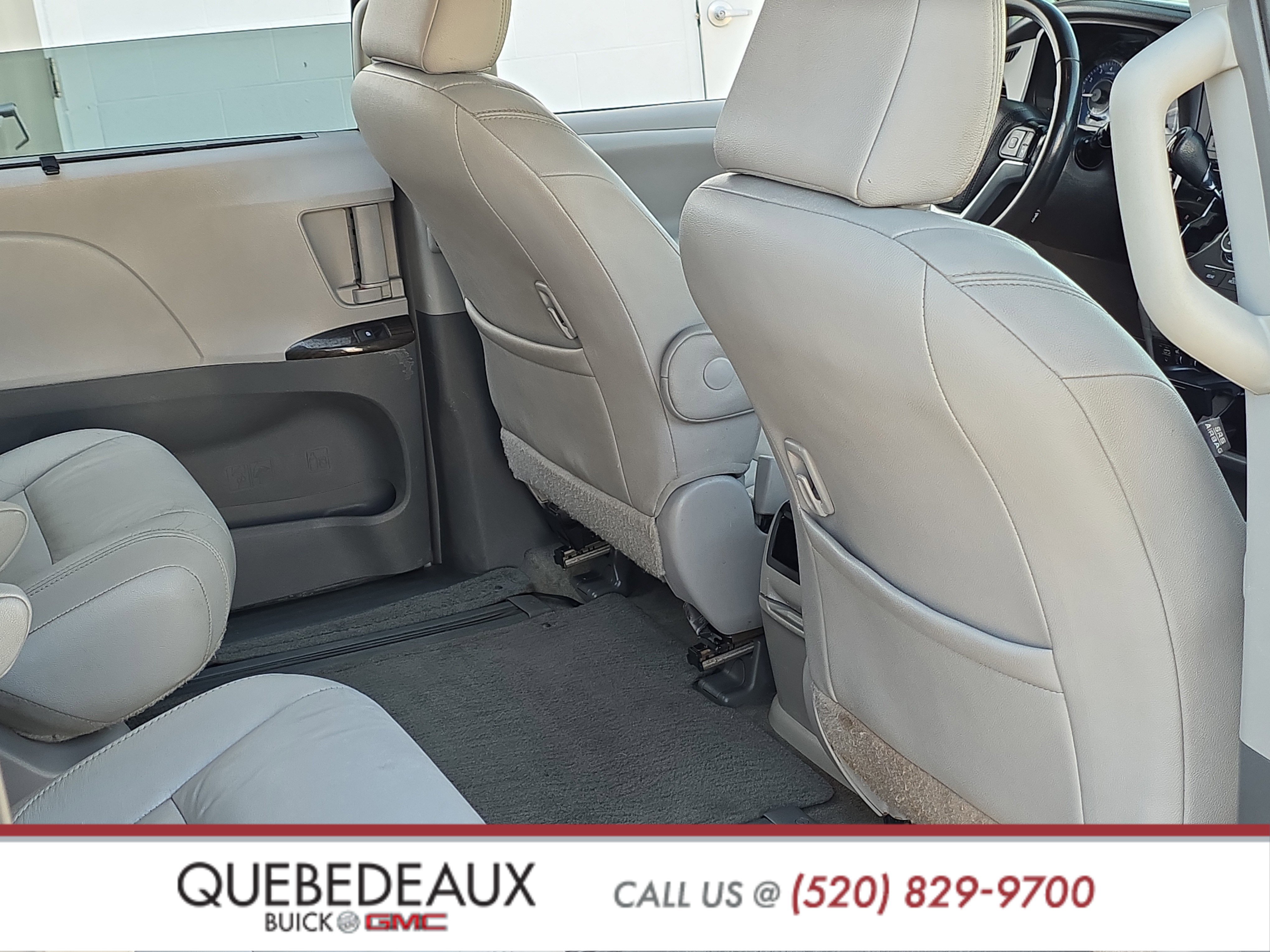 Used 2015 Toyota Sienna XLE w/ XLE Navigation Package FWD image 27