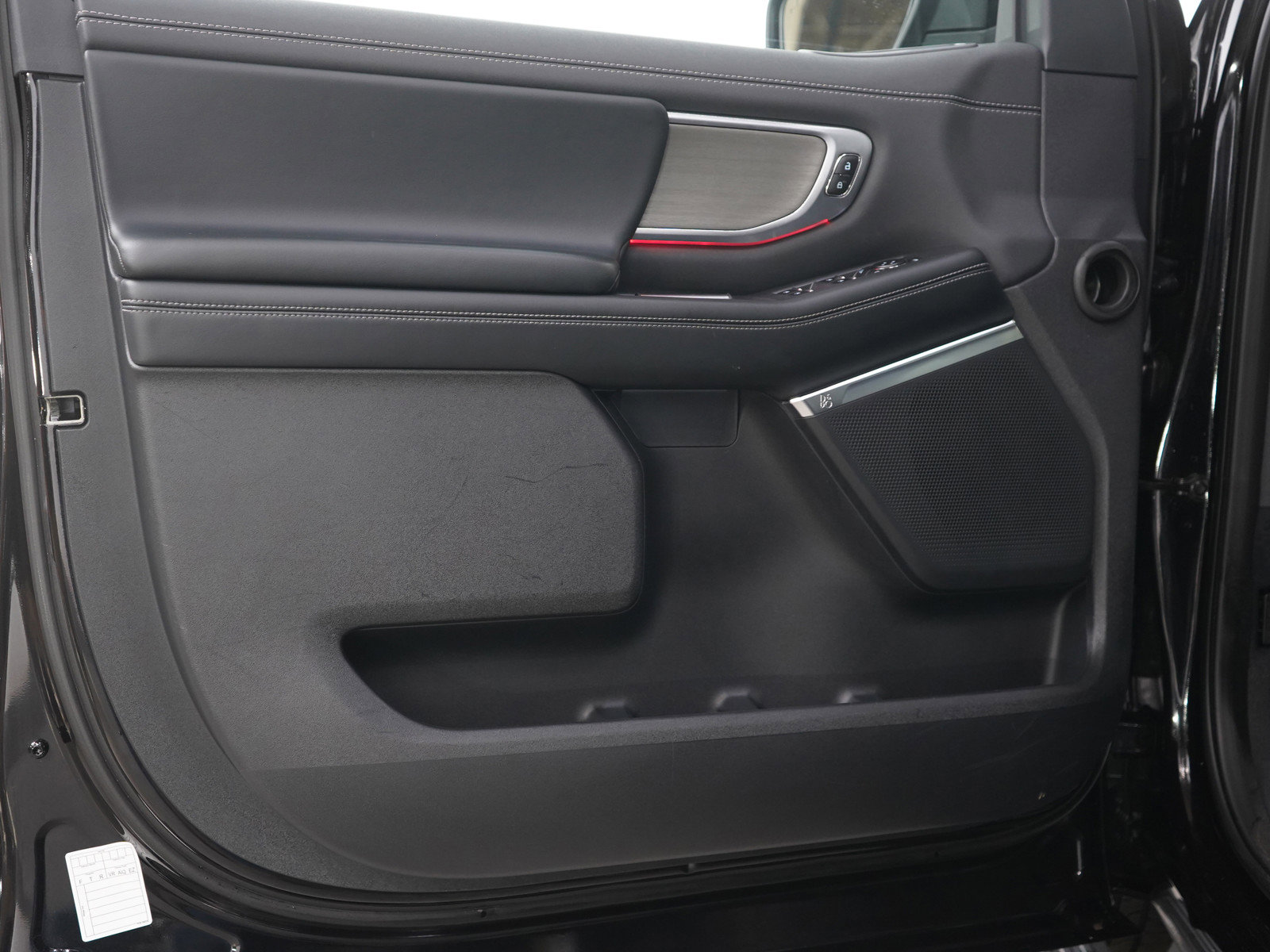 Used 2025 Ford Expedition Platinum image 23