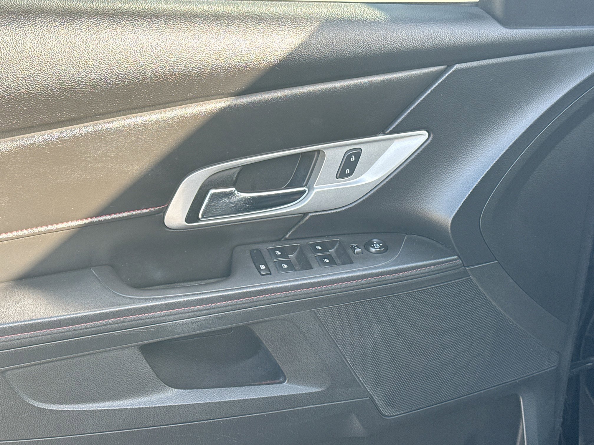 Used 2015 GMC Terrain SLE image 14