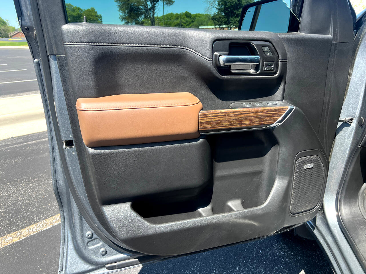 Used 2020 Chevrolet Silverado 1500 High Country w/ Technology Package image 13