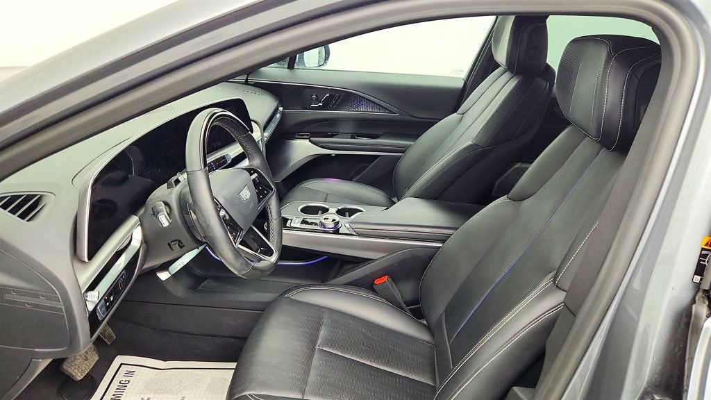 Used 2023 Cadillac Lyriq AWD image 19