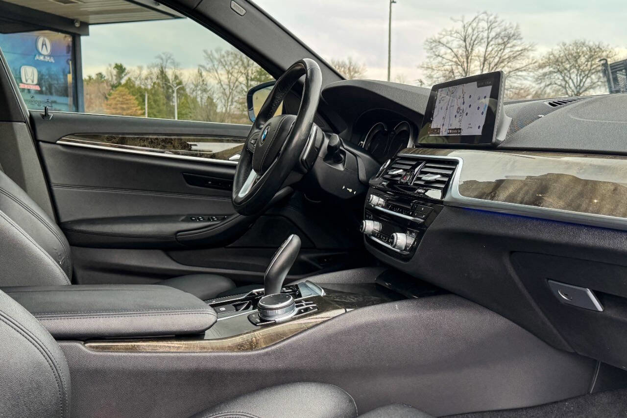 Used 2018 BMW 530i xDrive image 12
