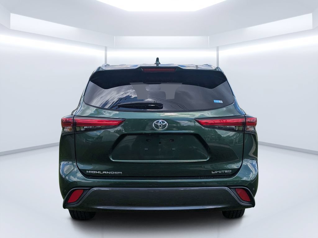 Used 2023 Toyota Highlander Limited FWD image 4