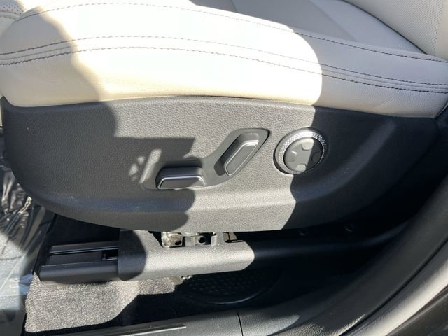 Used 2025 Genesis GV70 2.5T image 10