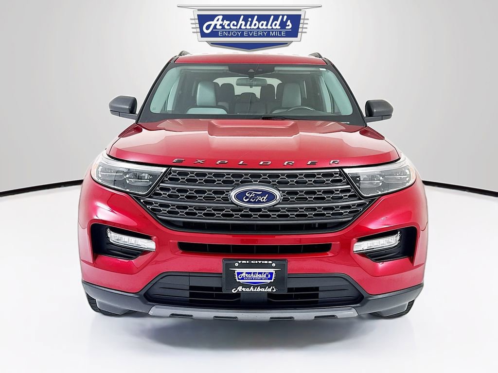 Used 2021 Ford Explorer XLT w/ Equipment Group 202A image 2