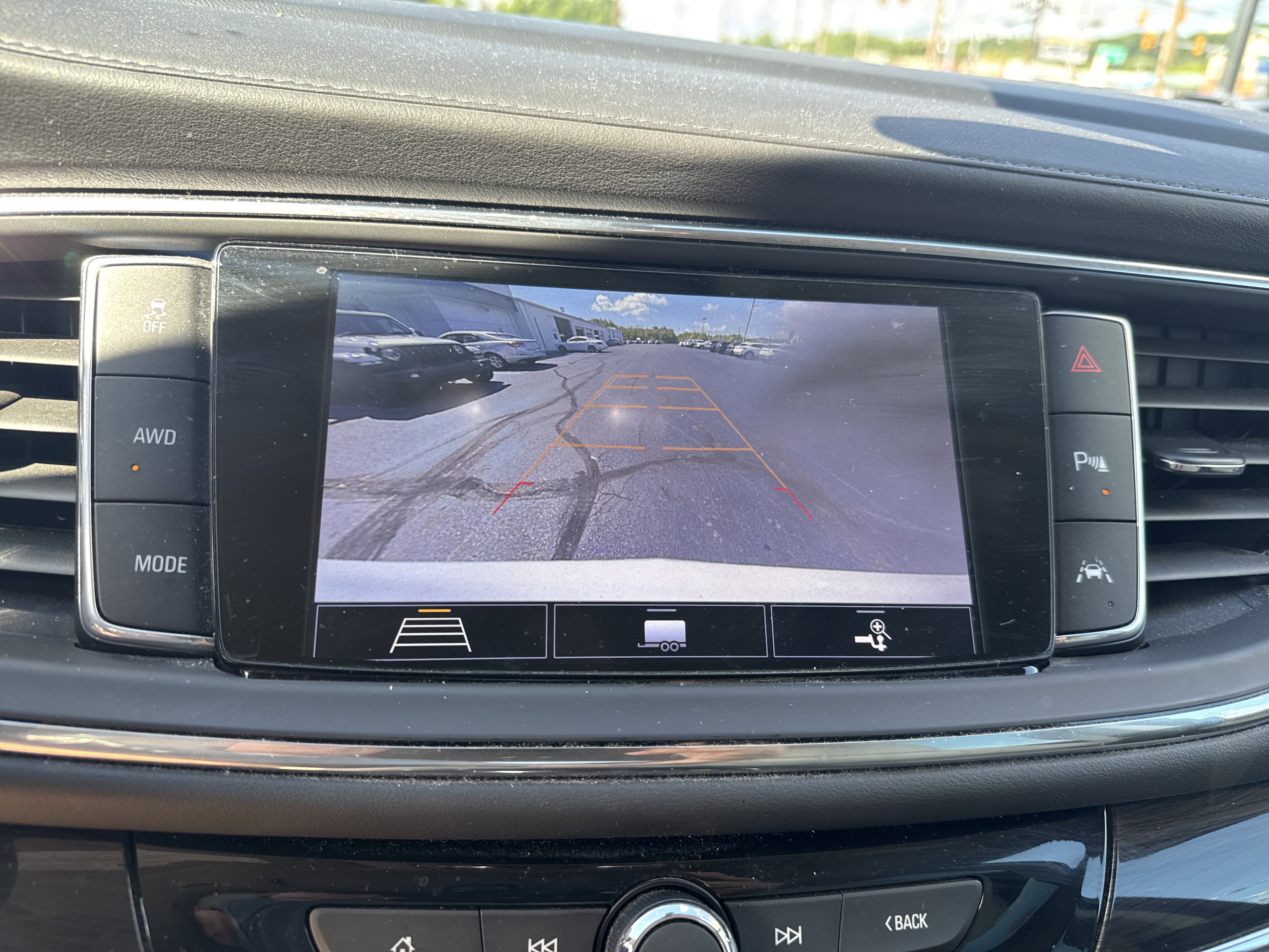 Used 2020 Buick Enclave Premium w/ Sun and Sites Package image 27