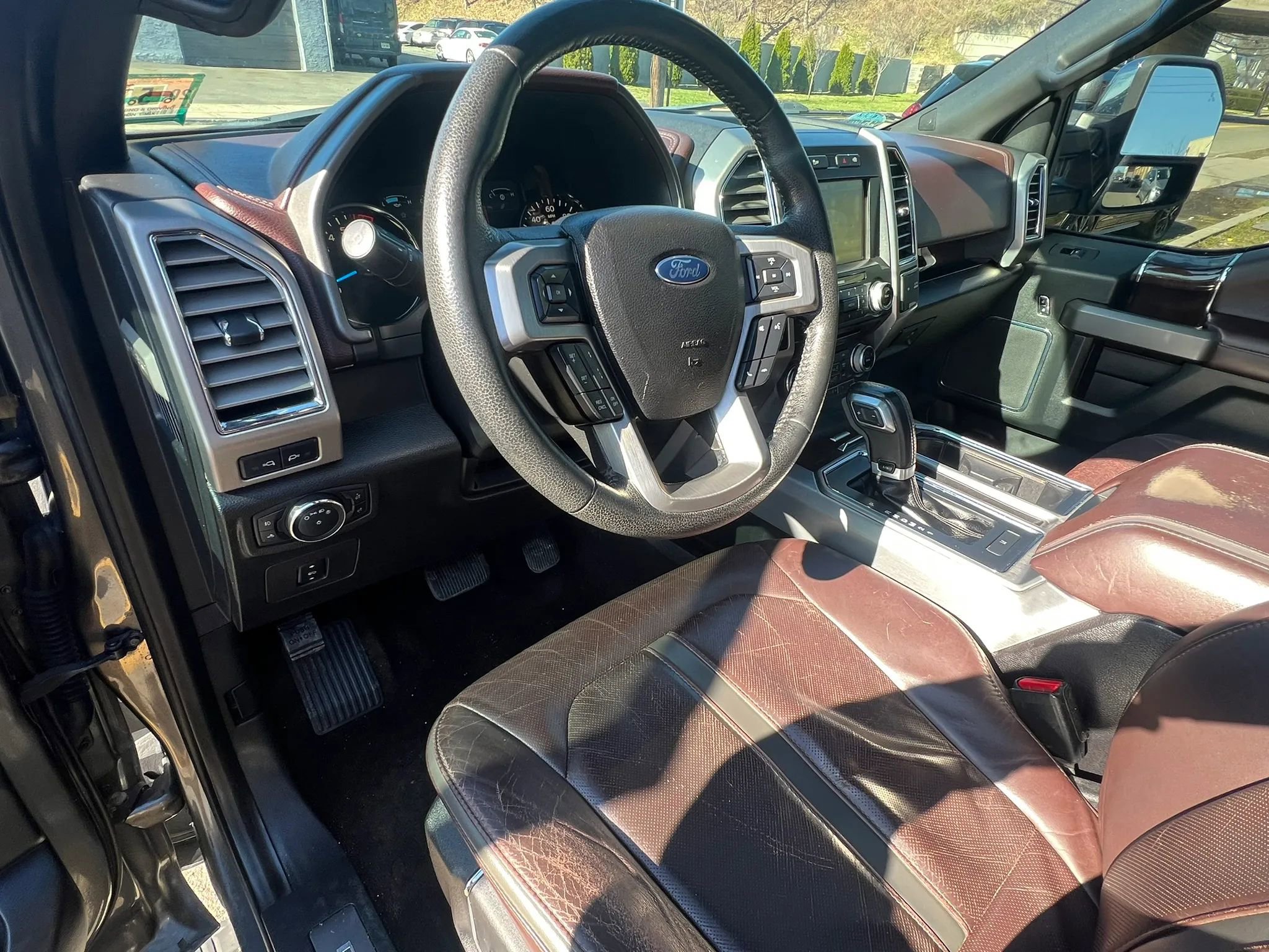 Used 2015 Ford F150 Platinum w/ Equipment Group 701A Luxury image 23