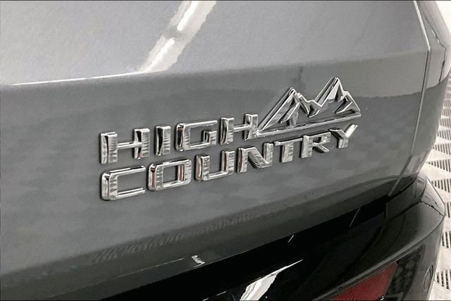 Used 2025 Chevrolet Traverse High Country image 9