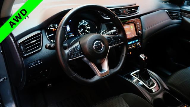 Used 2018 Nissan Rogue SV w/ Premium Package AWD/4WD image 9