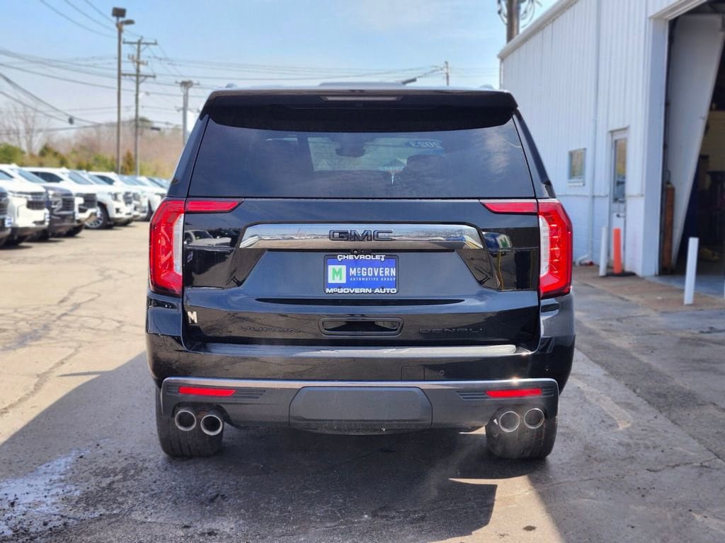 Used 2023 GMC Yukon Denali Ultimate AWD/4WD image 4