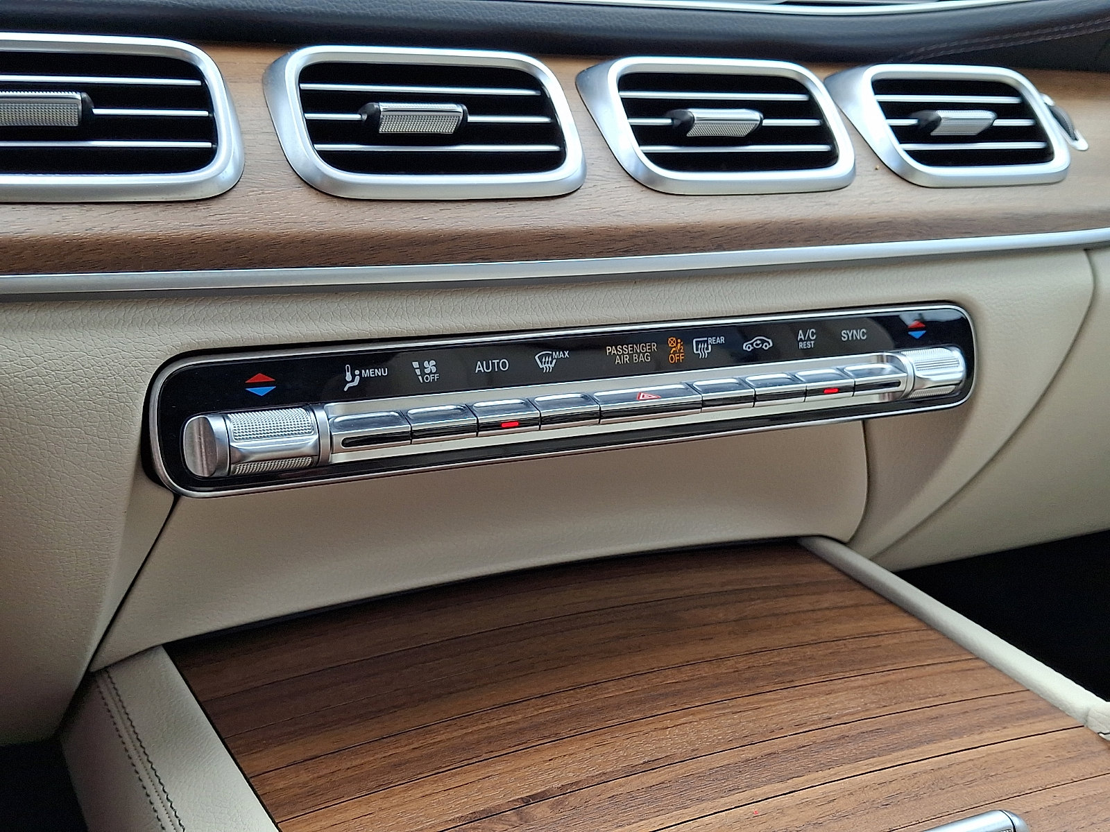 Certified 2024 Mercedes-Benz GLS 450 4MATIC image 18