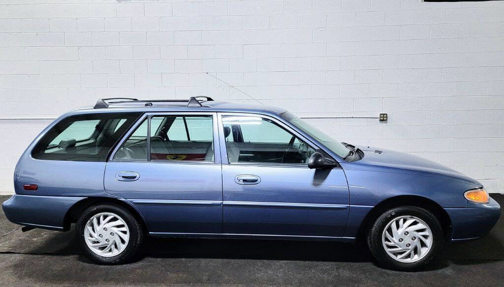 Used 1999 Ford Escort SE image 34