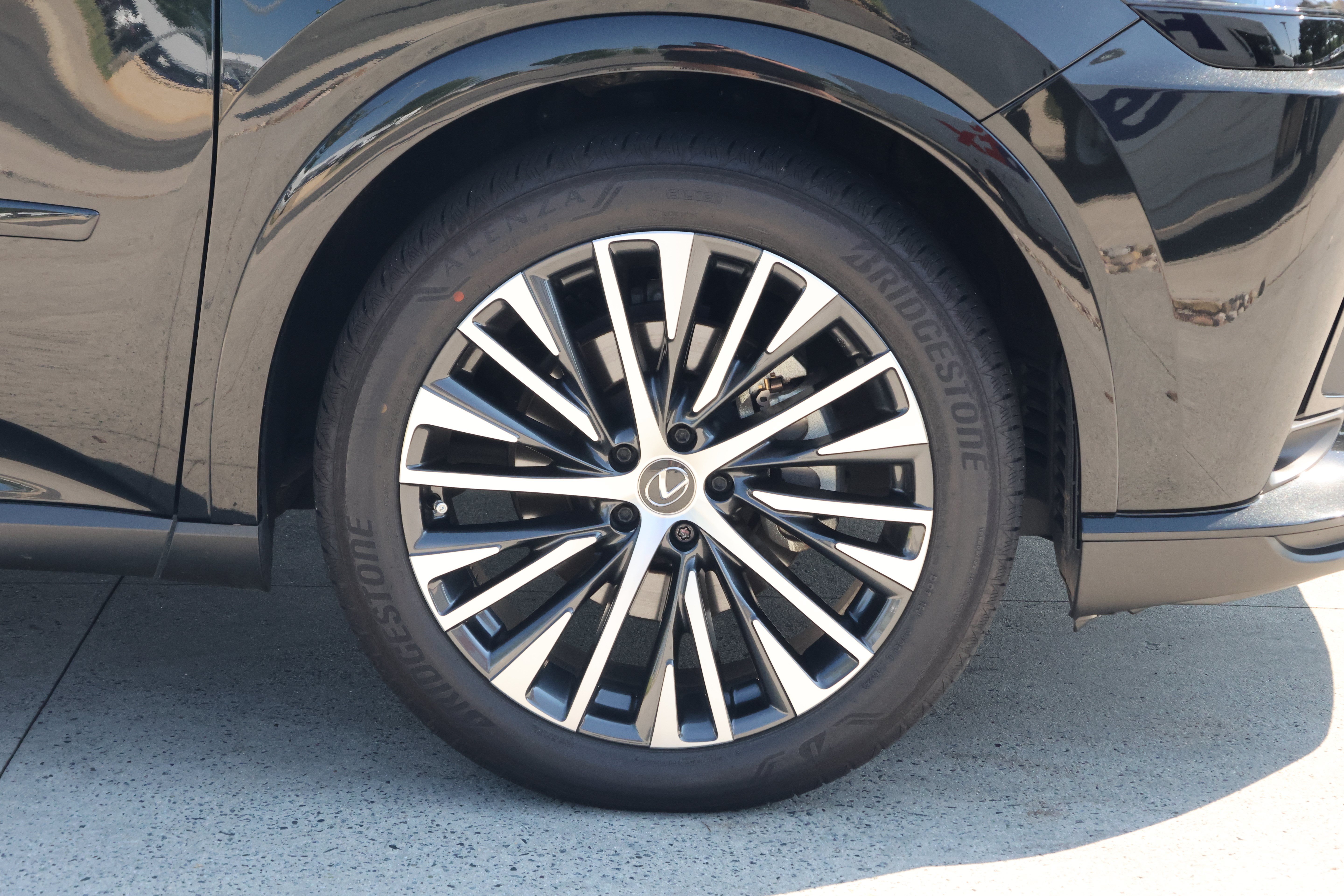 Certified 2025 Lexus RX 350 Premium Plus w/ Accessory Package (Z1) FWD image 11