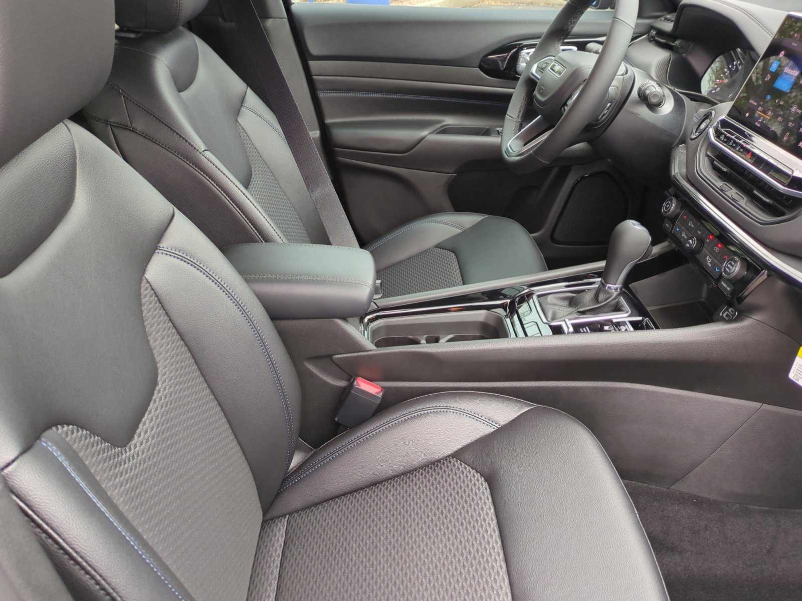 New 2026 Jeep Compass Latitude image 19