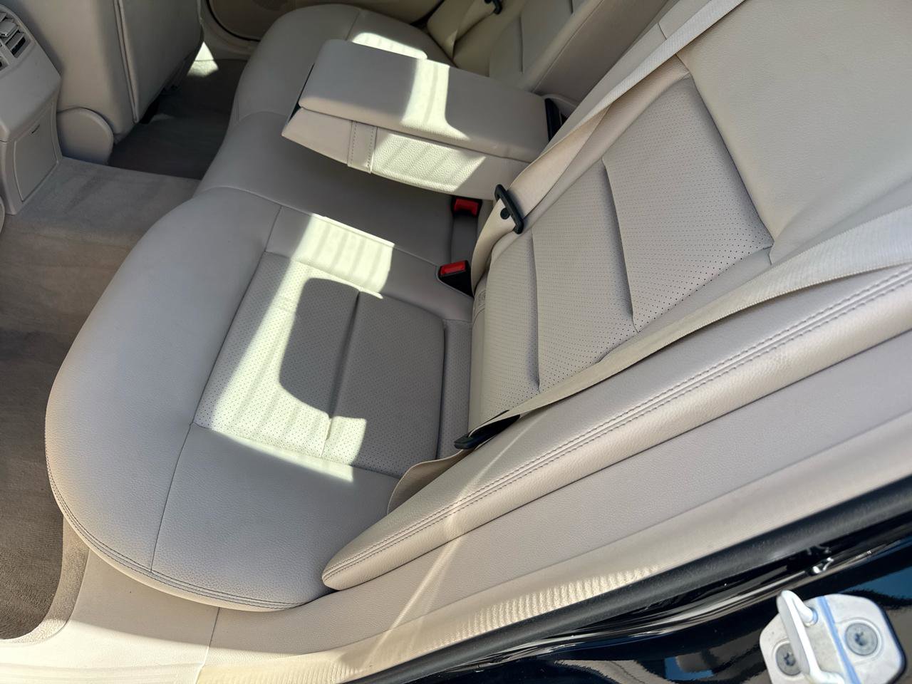 Used 2014 Mercedes-Benz E 250 BlueTEC 4MATIC Sedan image 45