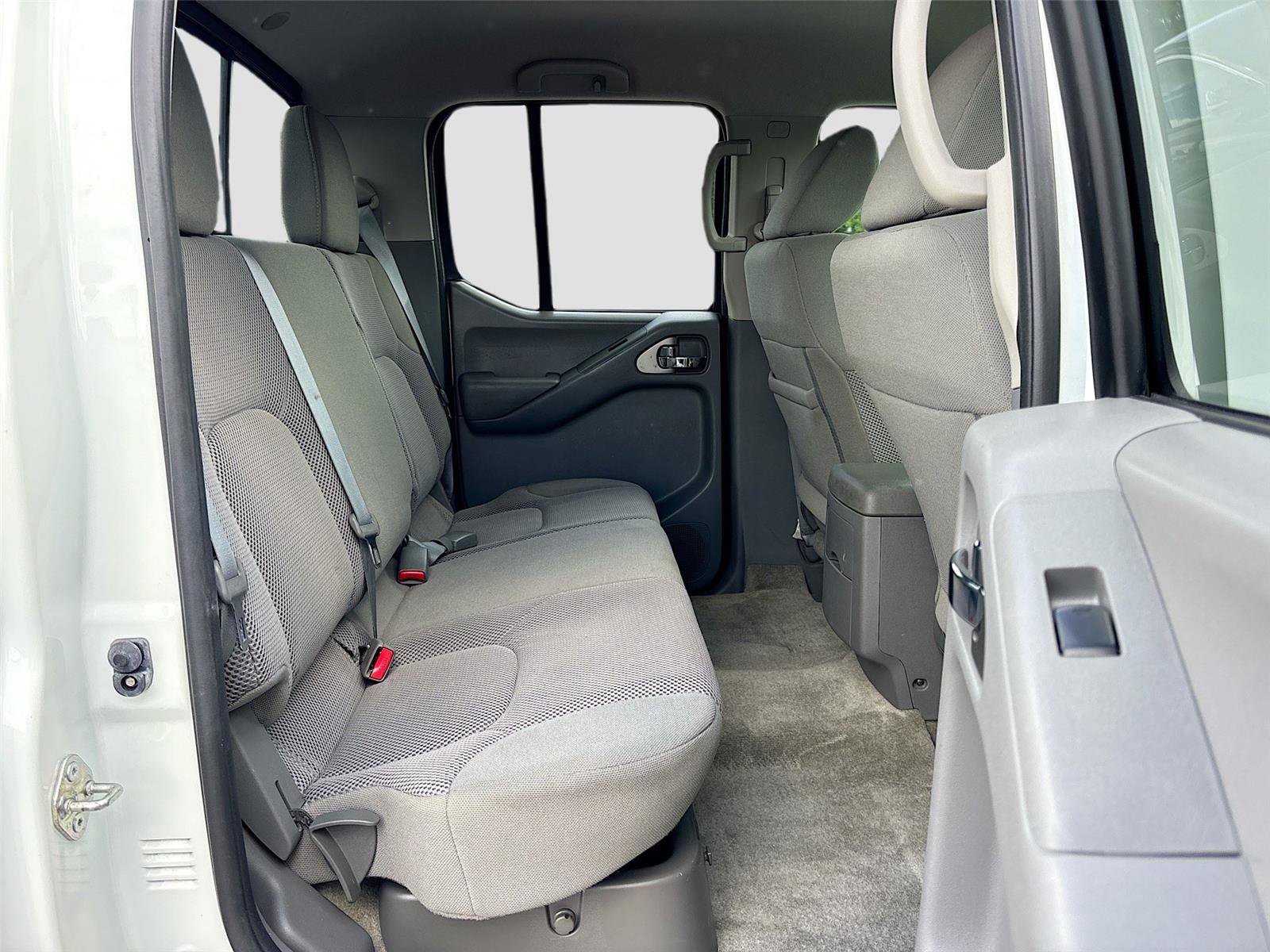 Used 2018 Nissan Frontier SV w/ Value Truck Package AWD/4WD image 25