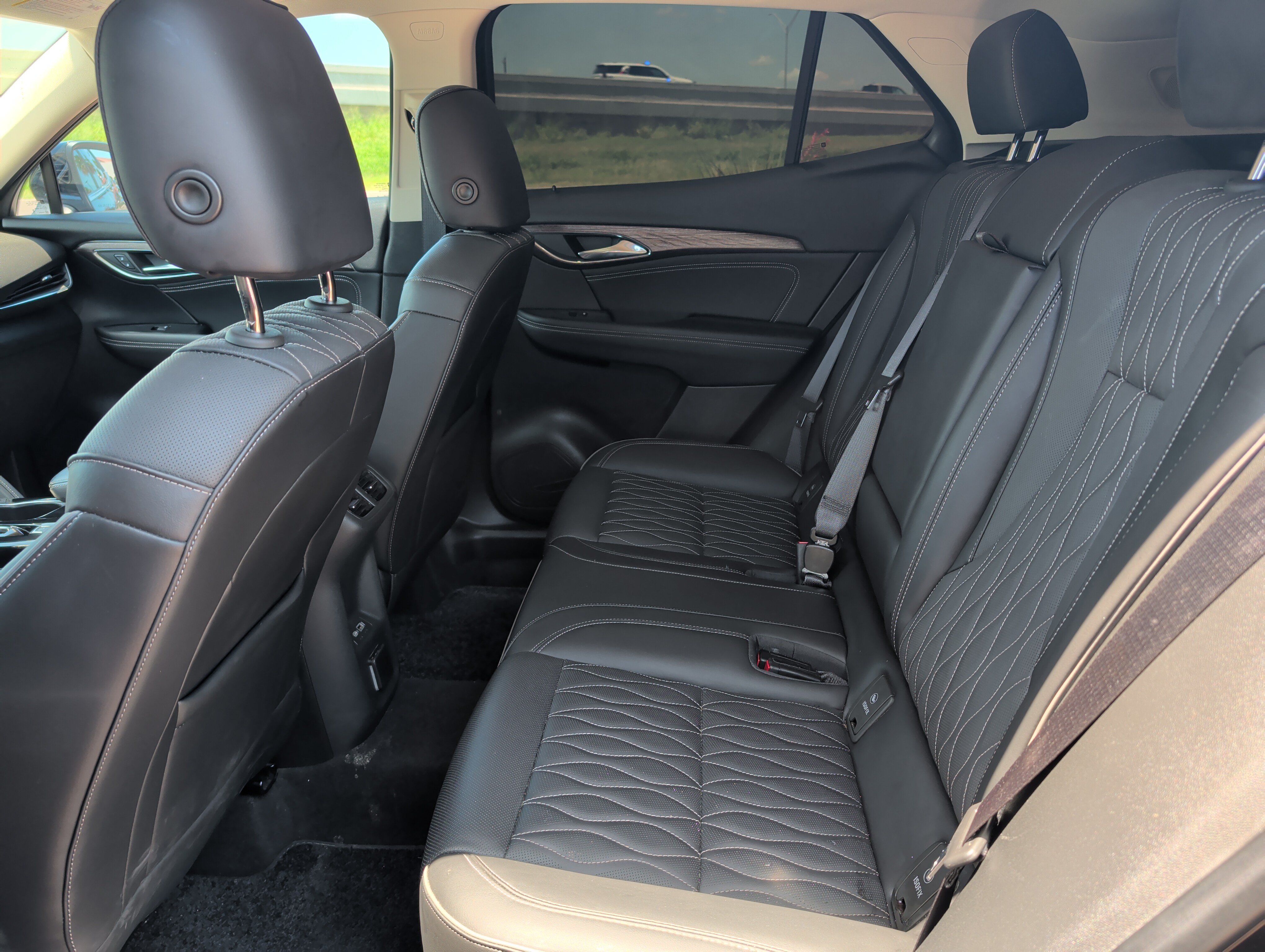 Used 2023 Buick Envision Avenir AWD/4WD image 25